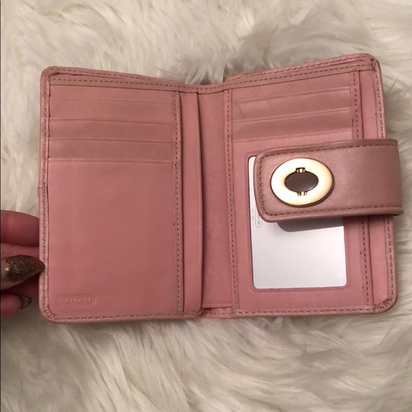 Pink Coach leather wallet - Picture 3 of 7